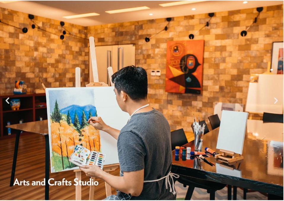 The Residences At Commonwealth By Century Properties เกซอนซิตี้ ภายนอก รูปภาพ